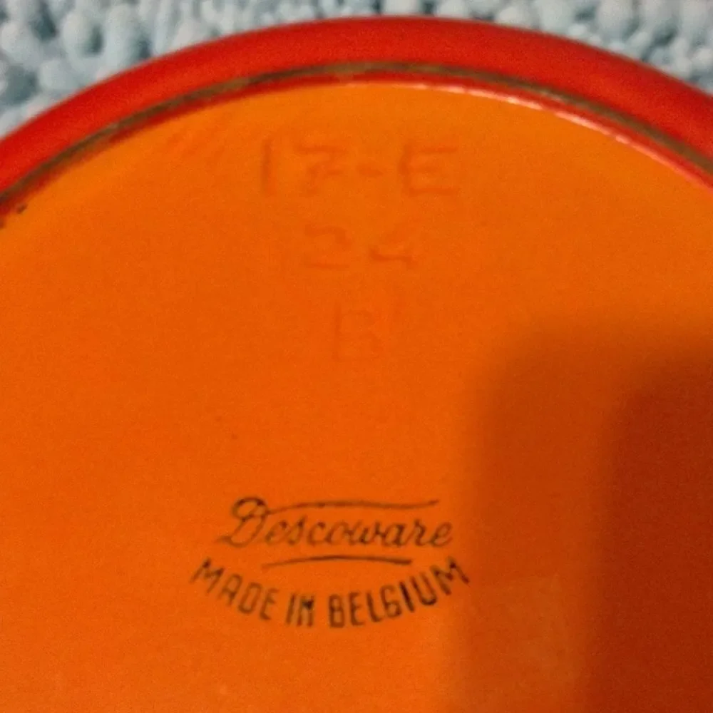 Vintage Descoware 17-E 24 B 10 Inch Pot with Lid.